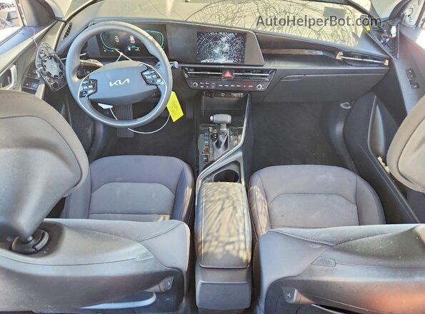KNDCP3LE9T5329076 2026 KIA NIRO White Widok deski rozdzielczej