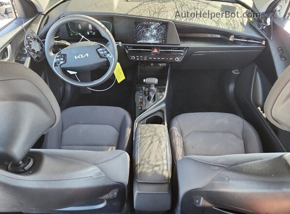 KNDCP3LE9T5329076 2026 KIA NIRO White 