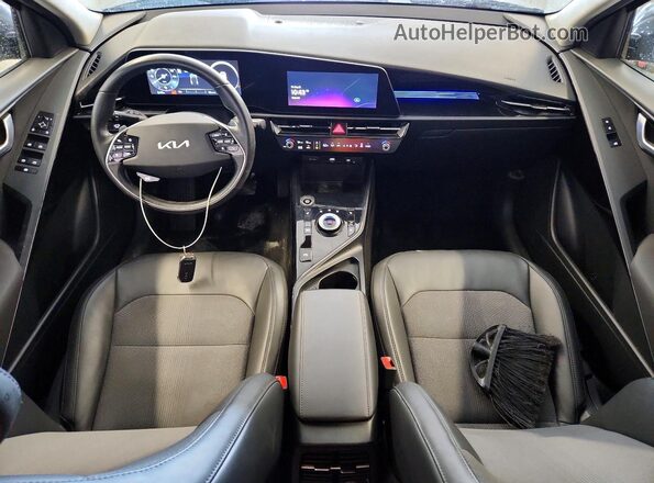 KNDCR3L15R5080792 2024 KIA NIRO Gray Вид панелі приладів