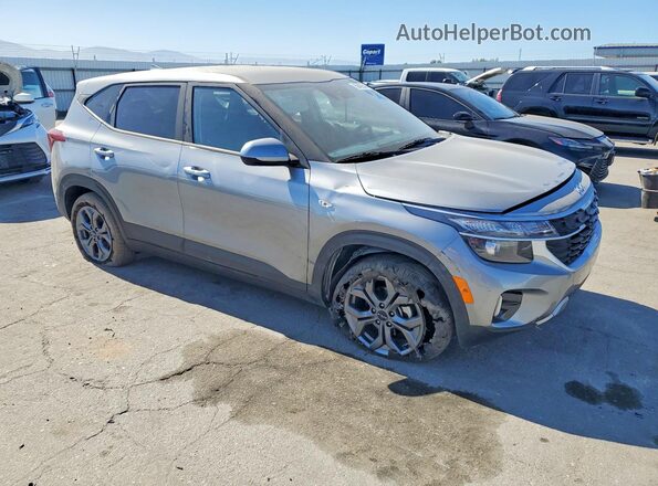 KNDEP2AA7T7948895 2026 KIA SELTOS Silver Przód prawy