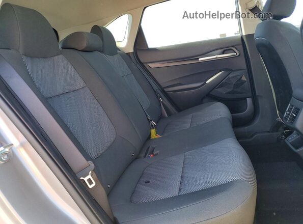 KNDEP2AA7T7948895 2026 KIA SELTOS Silver Widok tylnych siedzeń