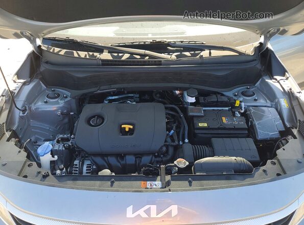 KNDEP2AA7T7948895 2026 KIA SELTOS Silver Widok wnętrza z tyłu