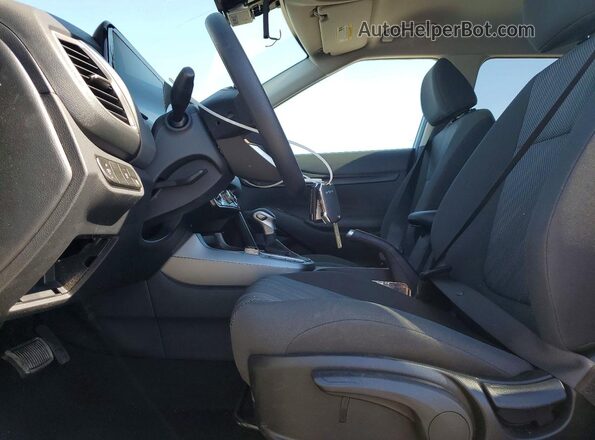 KNDEP2AA7T7948895 2026 KIA SELTOS Silver Widok wnętrza z przodu