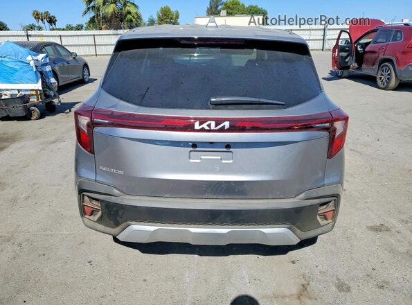 KNDEP2AA7T7948895 2026 KIA SELTOS Silver Widok z tyłu