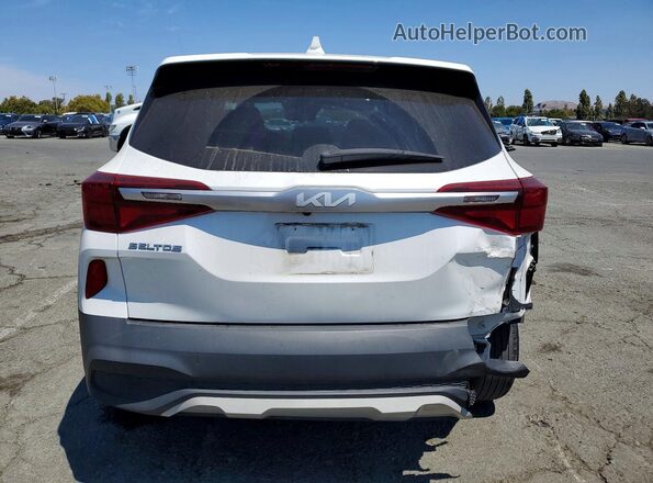 KNDEPCAA0P7371932 2023 KIA SELTOS White Հետևի տեսք
