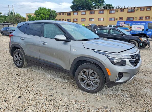 KNDEPCAA4R7607758 2024 KIA SELTOS Gray Przód prawy