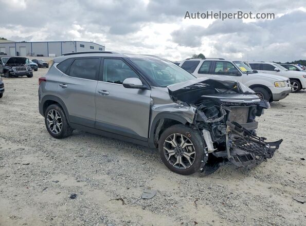 KNDERCAA3P7468181 2023 KIA SELTOS Gray Delantero derecho