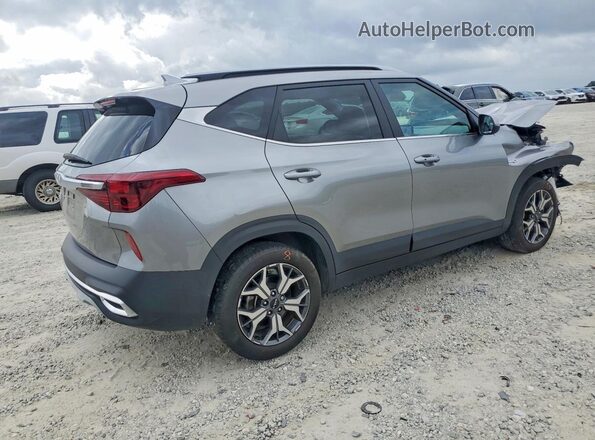 KNDERCAA3P7468181 2023 KIA SELTOS Gray Trasero derecho
