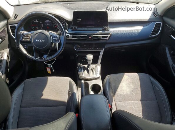 KNDEUCA21P7399546 2023 KIA SELTOS White Dashboard view
