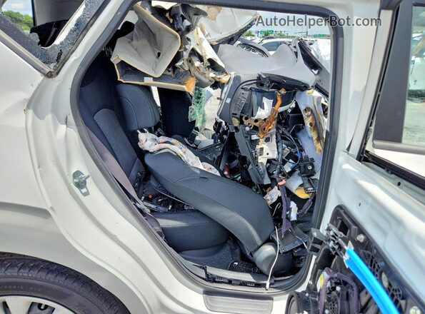 KNDJ23AU4M7790076 2021 KIA SOUL White უკანა სალონის ხედი
