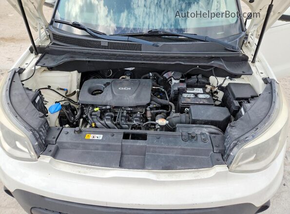 KNDJN2A27K7630075 2019 KIA SOUL White Вид задньої частини салону