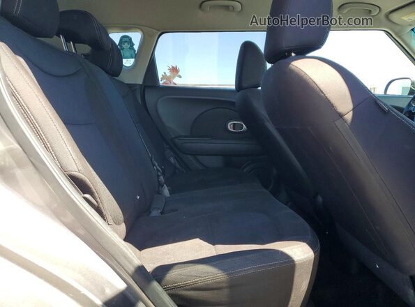 KNDJN2A2XG7269593 2016 KIA SOUL Gray Widok tylnych siedzeń
