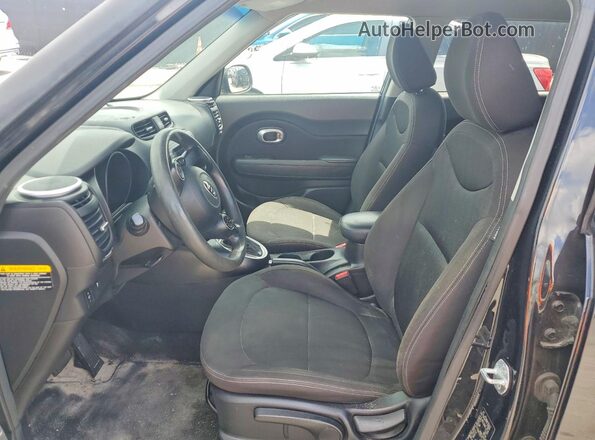KNDJN2A2XG7272560 2016 KIA SOUL Black Front interior view