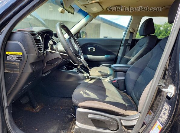 KNDJN2A2XK7629874 2019 KIA SOUL Black Front interior view