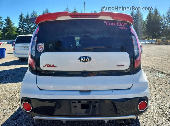 KNDJX3AA5J7900281 2018 KIA SOUL White Rear view