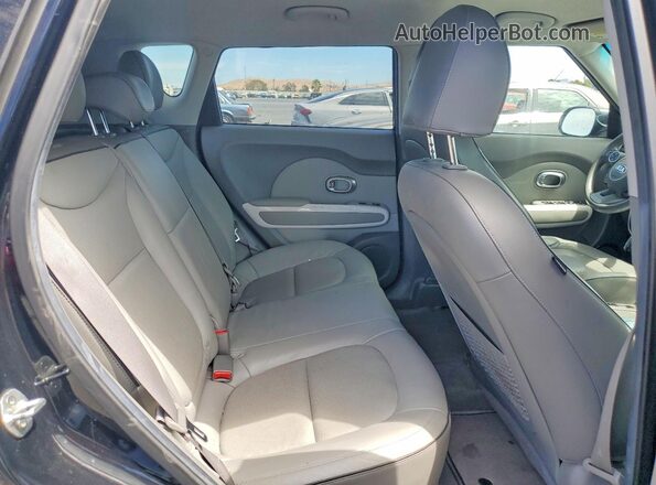 KNDJX3AE7G7013082 2016 KIA SOUL Black Rear interior view
