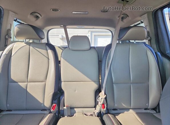 KNDMB5C18H6284287 2017 KIA SEDONA Black უკანა სავარძლების ხედი