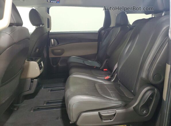 KNDNB5K30T6592375 2026 KIA CARNIVAL Серый Вид задней части салона