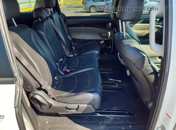 KNDNB5K34S6475963 2025 KIA CARNIVAL Белый Вид задней части салона