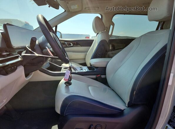 KNDNE5KA3S6038641 2025 KIA CARNIVAL Gray Vista interior delantera