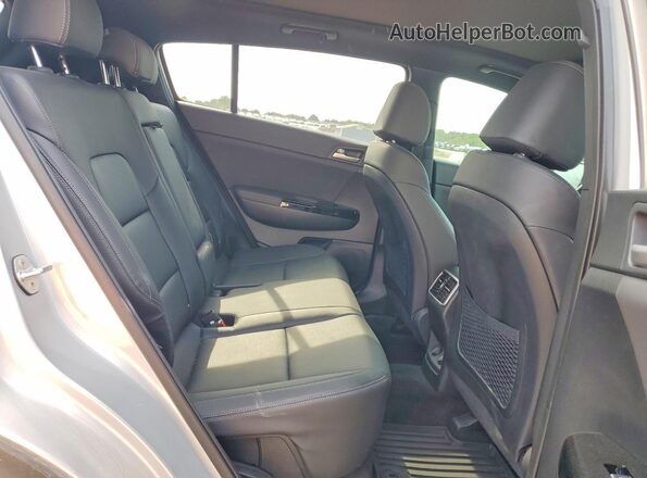 KNDP63AC9N7961895 2022 KIA SPORTAGE Silver Вид задньої частини салону