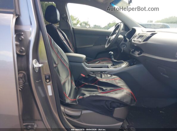 KNDPBCACXG7811650 2016 KIA SPORTAGE Gray Vista interior delantera
