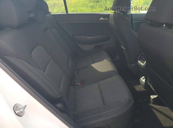 KNDPM3AC1K7585016 2019 KIA SPORTAGE White Widok wnętrza z tyłu