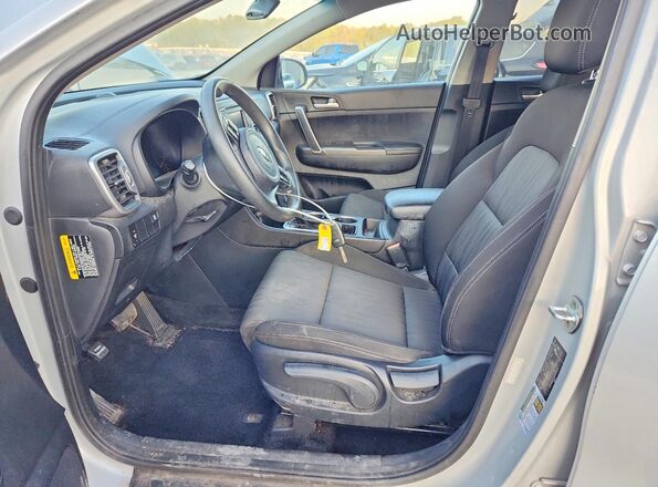 KNDPM3AC3H7106104 2017 KIA SPORTAGE Серебряный Вид салона спереди