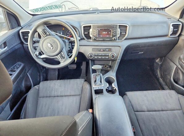 KNDPM3AC3H7106104 2017 KIA SPORTAGE Серебряный Вид панели приборов