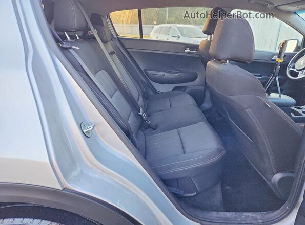 KNDPM3AC3H7106104 2017 KIA SPORTAGE Серебряный Вид задних сидений