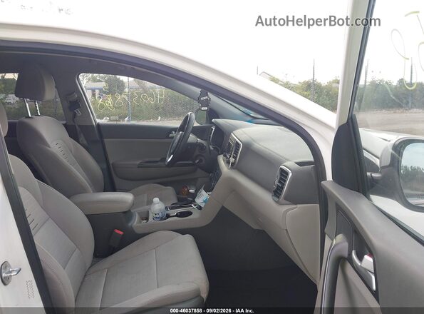 KNDPM3AC4J7385262 2018 KIA SPORTAGE Белый Вид салона спереди