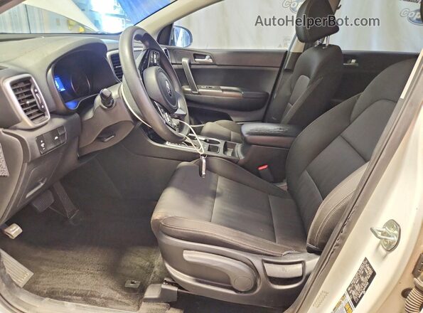 KNDPM3AC4M7937525 2021 KIA SPORTAGE Белый Вид салона спереди