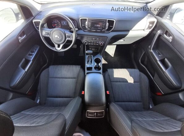 KNDPM3AC8K7590813 2019 KIA SPORTAGE Silver Vista del salpicadero