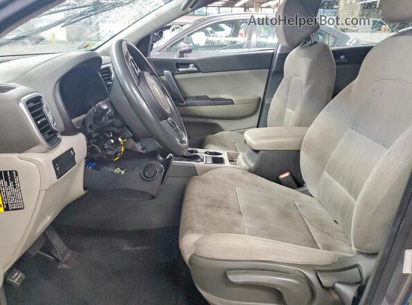 KNDPMCAC1H7047103 2017 KIA SPORTAGE Серебряный Вид салона спереди