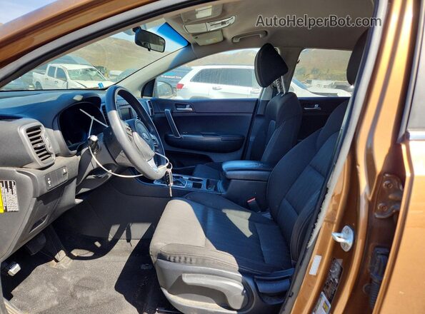 KNDPMCAC5H7154090 2017 KIA SPORTAGE Orange Вид салону спереду