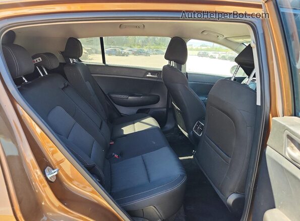 KNDPMCAC5H7154090 2017 KIA SPORTAGE Orange Вид задньої частини салону