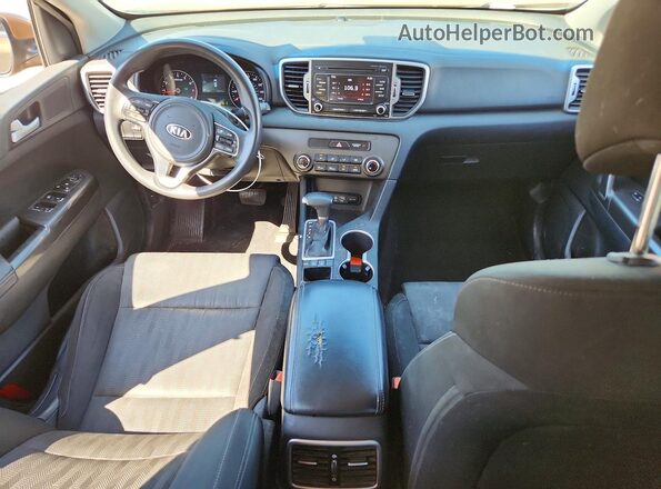KNDPMCAC5H7154090 2017 KIA SPORTAGE Orange Вид панелі приладів