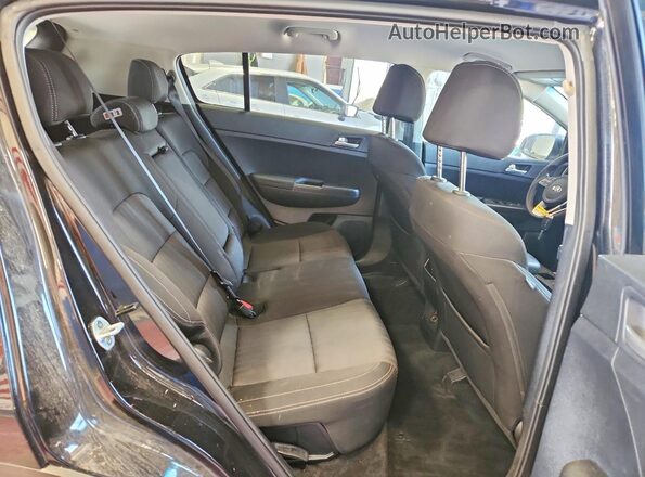 KNDPMCAC5L7670765 2020 KIA SPORTAGE Черный Вид задней части салона
