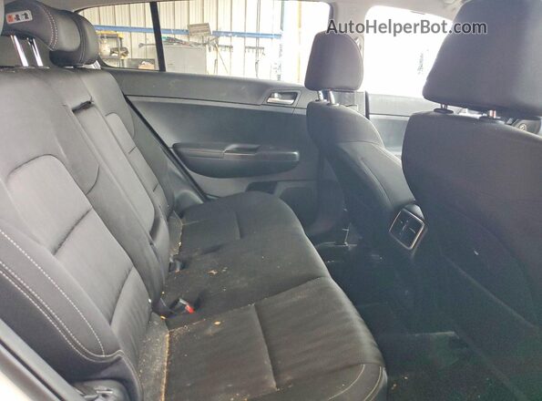 KNDPMCAC7L7636715 2020 KIA SPORTAGE White Rear interior view
