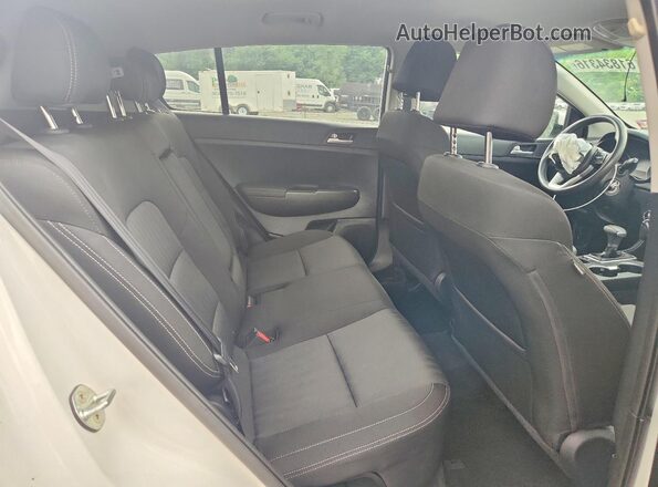 KNDPMCAC7L7651599 2020 KIA SPORTAGE Белый Вид задних сидений