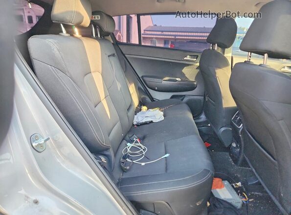 KNDPMCAC9K7556461 2019 KIA SPORTAGE Silver უკანა სალონის ხედი