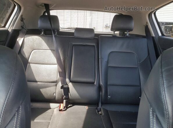 KNDPN3AC5H7158038 2017 KIA SPORTAGE White Widok tylnych siedzeń