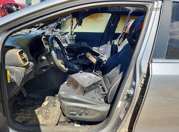 KNDPRCA63N7946116 2022 KIA SPORTAGE Gray Vista interior delantera