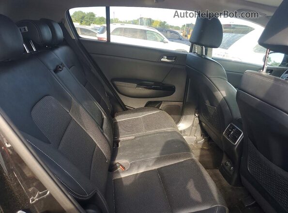 KNDPRCA67J7380794 2018 KIA SPORTAGE Black Вид задньої частини салону