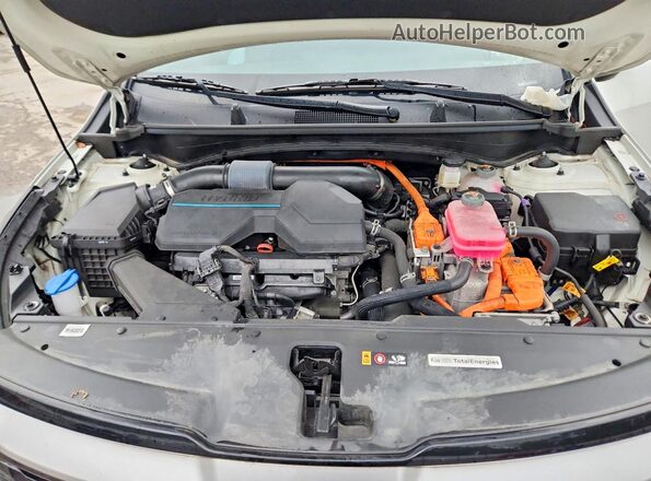 KNDPVCAG4P7033503 2023 KIA SPORTAGE White Widok komory silnika