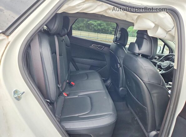 KNDPVCAG4P7033503 2023 KIA SPORTAGE White Widok wnętrza z tyłu