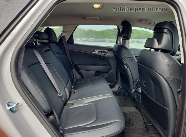 KNDPVDDG3T7298716 2026 KIA SPORTAGE Gray Вид задніх сидінь