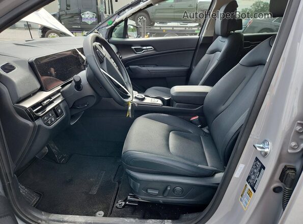 KNDPVDDG3T7298716 2026 KIA SPORTAGE Gray Вид салону спереду