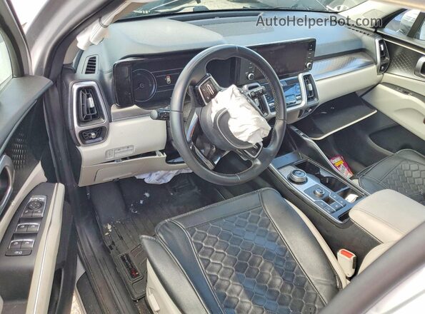 KNDRGDLG9N5085868 2022 KIA SORENTO Silver Vista del salpicadero
