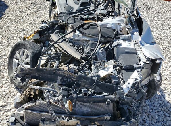 KNMAT2MT1JP528070 2018 NISSAN ROGUE Серебряный Вид задней части салона